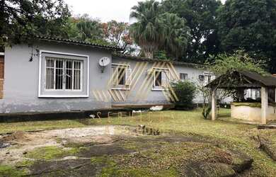 Imagem: A casa possui 3 Dormitórios, 1 Banheiro, 173m² de Área e