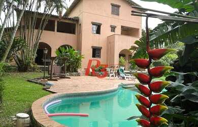 Imagem: A casa possui 5 Dormitórios, 5 Banheiros, 5 Vagas na garagem