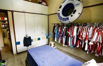 Imagem 13: Três casas, 6 quartos, inseridas em uma área verde de 3.500 metros,...