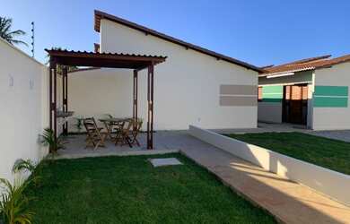 Imagem: A casa possui 2 Dormitórios, 1 Banheiro, 1 Vaga na garagem