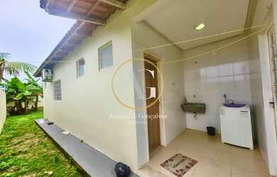 Imagem: A casa possui 3 Dormitórios, 4 Banheiros, 1 Vaga na garagem