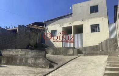 Imagem: A casa possui 2 Dormitórios, 1 Banheiro, 1 Vaga na garagem