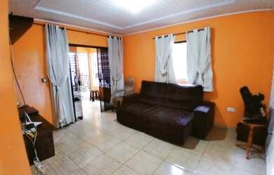 Imagem: A casa possui 4 Dormitórios, 3 Banheiros, 3 Vagas na garagem