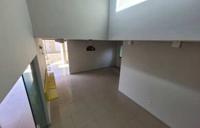 Imagem: A casa possui 3 Dormitórios, 4 Banheiros, 4 Vagas na garagem