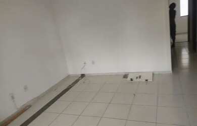 Imagem: A casa possui 4 Dormitórios, 2 Banheiros, 1 Vaga na garagem