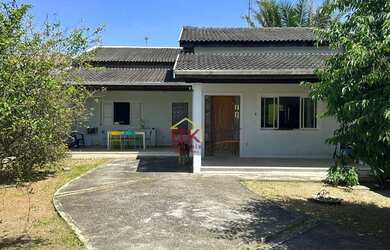 Imagem: A casa possui 1 Dormitório, 1 Banheiro, 4 Vagas na garagem