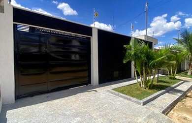 Imagem 3: Alto Padrão. Piscina, 4 Vagas na garageme3 Dormitórios