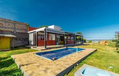 Imagem: A casa em condomínio possui 2 Dormitórios, 2 Banheiros, 80m²