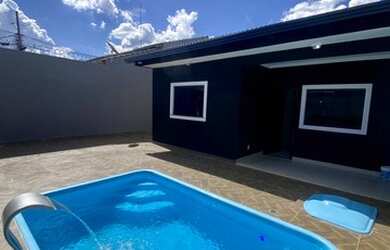 Imagem 1: Alto Padrão. Piscina, 4 Vagas na garageme3 Dormitórios