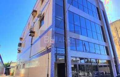 Imagem: O depósito possui 5 Vagas na garagem, 942m² de Área e está