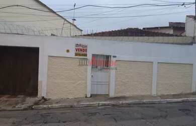 Imagem: A casa possui 2 Dormitórios, 1 Banheiro, 3 Vagas na garagem