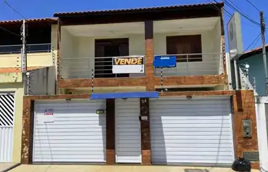 Imagem: A casa possui 5 Dormitórios, 5 Banheiros, 3 Vagas na garagem