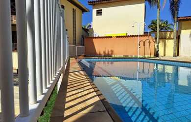 Imagem: A casa em condomínio possui 2 Dormitórios, 3 Banheiros, 1