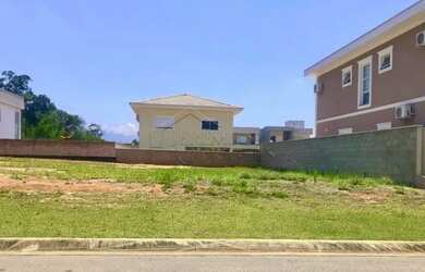 Imagem: O terreno possui 300m² de Área e está localizado em Piracangaguá