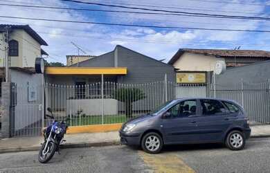 Imagem: A casa possui 3 Dormitórios, 2 Vagas na garagem e 360m² de