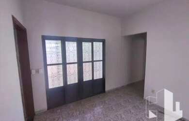 Imagem: A casa possui 2 Dormitórios, 1 Banheiro, 5 Vagas na garagem