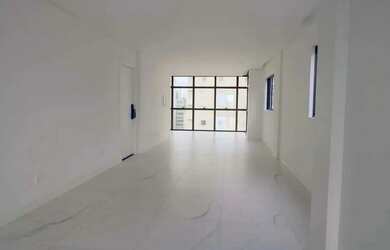 Imagem: O apartamento possui 4 Dormitórios, 5 Banheiros, 2 Vagas na