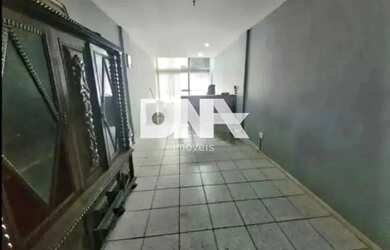 Imagem: O depósito possui 5 Vagas na garagem e 53m² de Área e está