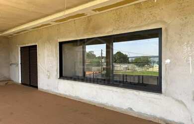 Imagem: A casa possui 3 Dormitórios, 4 Banheiros, 400m² de Área e