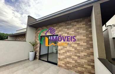 Imagem: A casa possui 3 Dormitórios, 3 Banheiros, 2 Vagas na garagem