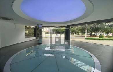 Imagem: O depósito possui 5 Vagas na garagem, 1.050m² de Área e