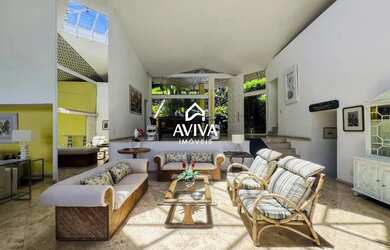 Imagem 7: Deslumbrante residência costeira no renomado Condomínio Portogalo, em...