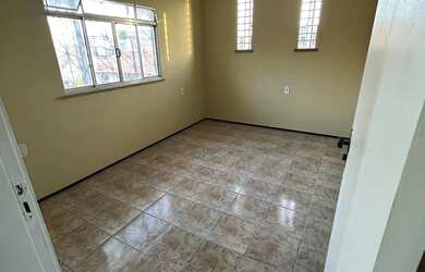 Imagem: A casa possui 4 Dormitórios, 2 Banheiros, 1 Vaga na garagem