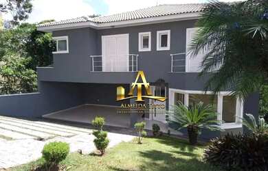 Imagem: A casa em condomínio possui 4 Dormitórios, 4 Banheiros, 4