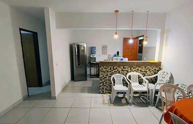 Imagem: A casa possui 3 Dormitórios, 2 Banheiros, 2 Vagas na garagem