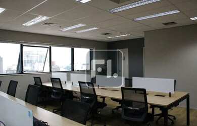 Imagem: O depósito possui 2 Vagas na garagem, 136m² de Área, Imóvel