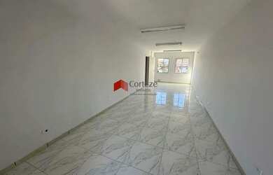 Imagem: A kitnet possui 1 Banheiro, 1 Vaga na garagem, 30m² de Área