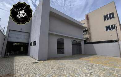 Imagem: O depósito possui 5 Vagas na garagem, 402m² de Área e está