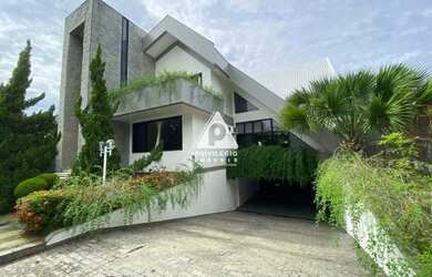 Imagem: A casa em condomínio possui 4 Dormitórios, 5 Banheiros, 4