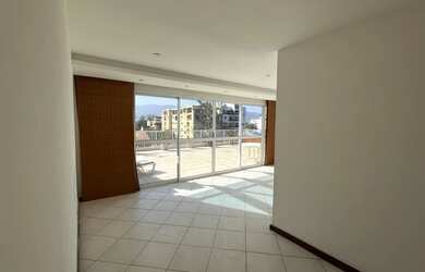 Imagem 11: Oportunidade imperdível. Piscina, Churrasqueira, Varandae2 Vagas na garagem