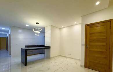 Imagem: A casa possui 2 Dormitórios, 2 Banheiros, 1 Vaga na garagem