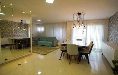 Imagem: O apartamento possui 4 Dormitórios, 4 Banheiros, 5 Vagas na