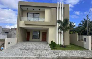 Imagem: A casa em condomínio possui 4 Dormitórios, 2 Banheiros, 2