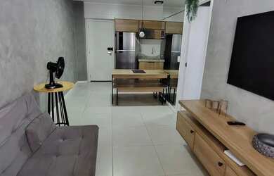 Imagem: O apartamento possui 1 Dormitório, 1 Banheiro, 1 Vaga na garagem