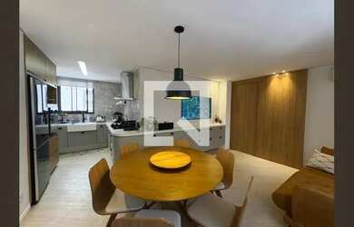 Imagem: O apartamento possui 2 Dormitórios, 2 Banheiros, 2 Vagas na