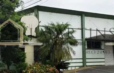 Imagem: O depósito possui 5 Vagas na garagem, 782m² de Área e está