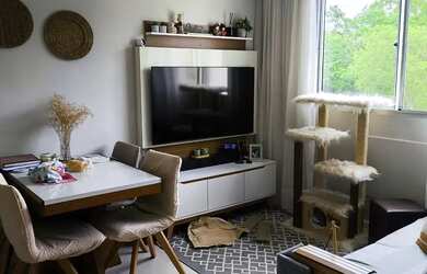 Imagem: O apartamento possui 2 Dormitórios, 1 Banheiro, 1 Vaga na garagem