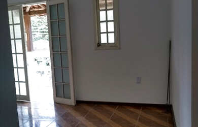 Imagem: A casa possui 2 Dormitórios, 1 Banheiro, 65m² de Área e