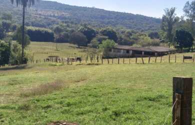 Imagem 2: muita agua. Piscinae96.000m² de Área