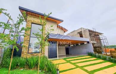 Imagem: A casa em condomínio possui 3 Dormitórios, 4 Banheiros, 4