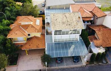 Imagem: A casa em condomínio possui 3 Dormitórios, 4 Banheiros, 4