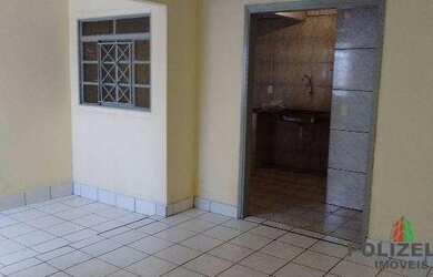 Imagem: A casa possui 2 Dormitórios, 2 Banheiros, 2 Vagas na garagem