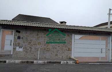 Imagem: A casa possui 3 Dormitórios, 5 Banheiros, 5 Vagas na garagem