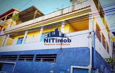 Imagem: A casa possui 3 Dormitórios, 3 Banheiros, 450m² de Área e