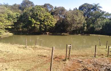 Imagem 3: muita agua. Piscinae96.000m² de Área