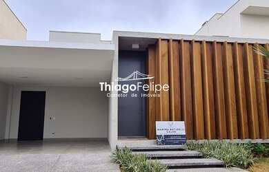 Imagem: A casa em condomínio possui 3 Dormitórios, 1 Banheiro, 2 Vagas